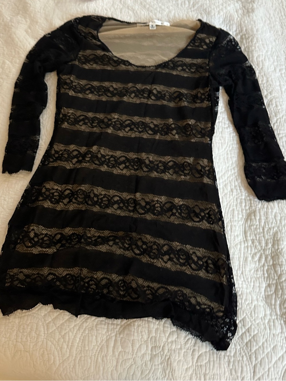 Max Studio Black Lace Long-Sleeve Tunic